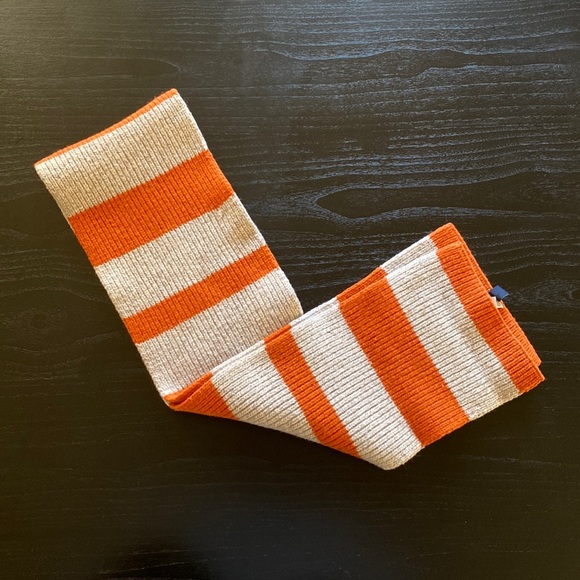 GAP Scarf - Picture 3 of 4